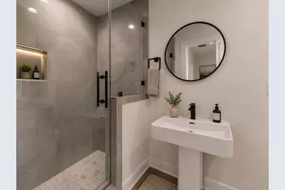 947 Green Meadow Street #D, Houston, TX 77091 - Photo 5