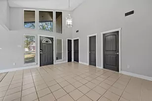 9 McClellan Cir, Houston, TX 77365 - Photo 3