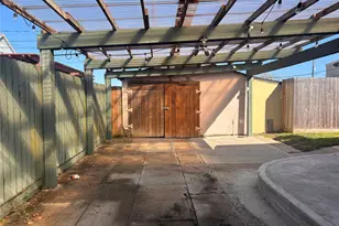 1310 Harris Way, Galveston, TX 77551 - Photo 21