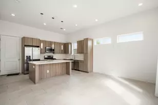 594 Janisch Rd, Houston, TX 77018 - Photo 13