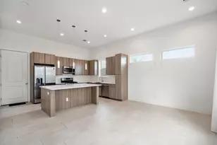 594 Janisch Rd, Houston, TX 77018 - Photo 7