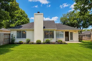 3023 Garden Ln, Sugar Land, TX 77479 - Photo 9