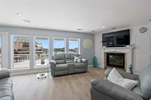 208 Coconut St, Tiki Island, TX 77554 - Photo 15