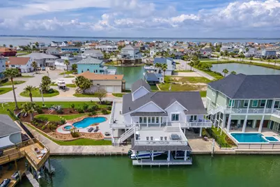 208 Coconut Street, Tiki Island, TX 77554 - Photo 1