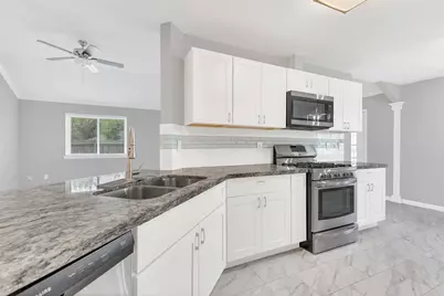 6923 Creek Village Drive, Katy, TX 77449 - Photo 17