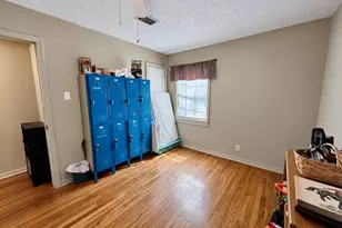409 Oak Dr, Lake Jackson, TX 77566 - Photo 13