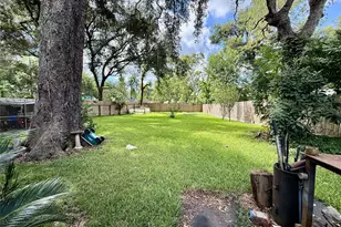 409 Oak Dr, Lake Jackson, TX 77566 - Photo 25