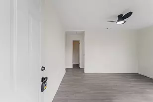 4715 Engleford St, Houston, TX 77026 - Photo 3