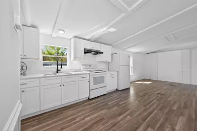 208 Yaupon Hbr, Onalaska, TX 77494 - Photo 3