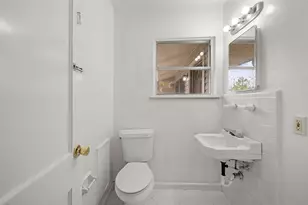 8171 Redfern Dr, Houston, TX 77033 - Photo 11