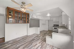 8171 Redfern Dr, Houston, TX 77033 - Photo 5