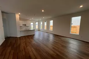 8215 Holly Blue Dr, Rosharon, TX 77583 - Photo 5