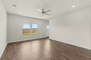 2018 Starlight St, Angleton, TX 77515 - Photo 7