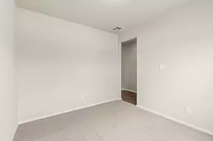 2018 Starlight St, Angleton, TX 77515 - Photo 19