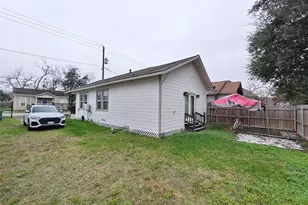 1217 Campbell St, Houston, TX 77009 - Photo 11
