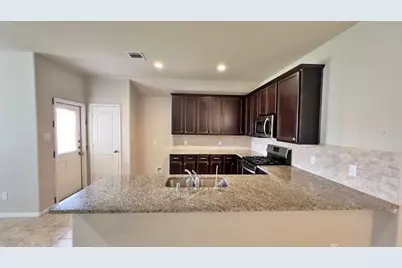 4019 Spurwing Lane, Baytown, TX 77521 - Photo 9