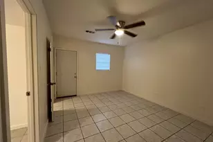 1023 W Snyder St, Alvin, TX 77511 - Photo 21