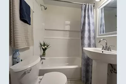 1023 W Snyder St, Alvin, TX 77511 - Photo 9