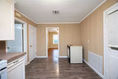 304 Harris Boulevard, Conroe, TX 77301 - Photo 11