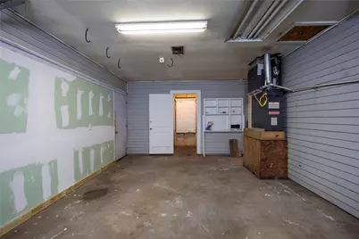 304 Harris Boulevard, Conroe, TX 77301 - Photo 21