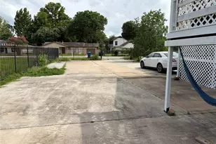 5821 Woodview Dr, Humble, TX 77396 - Photo 17