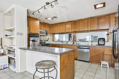 901 N Amburn Road, Texas City, TX 77591 - Photo 9