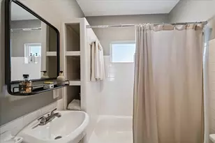 824 W Melwood St, Houston, TX 77009 - Photo 23