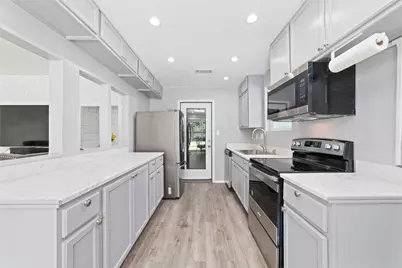 6111 Westbranch Drive, Houston, TX 77072 - Photo 11