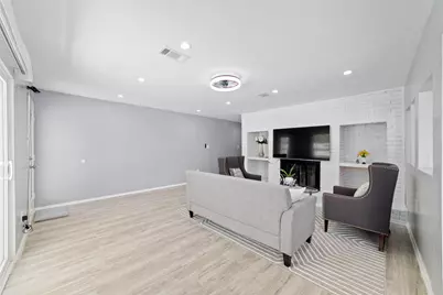 6111 Westbranch Drive, Houston, TX 77072 - Photo 9