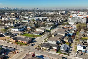 2009 N Durham Dr, Houston, TX 77008 - Photo 45