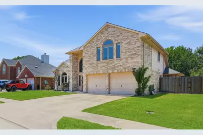 321 Spencer Landing W, La Porte, TX 77571 - Photo 1