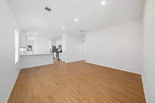 2018 Foxtail Crk Ct, Crosby, TX 77532 - Photo 3