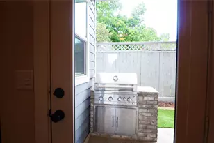 8610 Ashland Way, Houston, TX 77055 - Photo 39