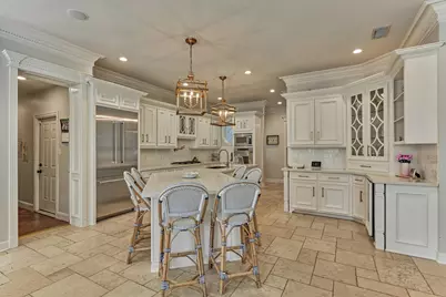 319 S Silvershire Circle, The Woodlands, TX 77381 - Photo 15