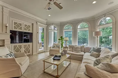 319 S Silvershire Circle, The Woodlands, TX 77381 - Photo 13