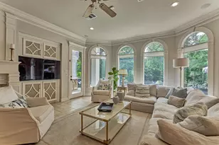 319 S Silvershire Cir, The Woodlands, TX 77381 - Photo 13