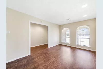 7962 Southmeadow Drive, Houston, TX 77071 - Photo 11