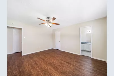 7962 Southmeadow Drive, Houston, TX 77071 - Photo 15