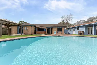 4307 Meadow Glenn Drive, Dickinson, TX 77539 - Photo 17