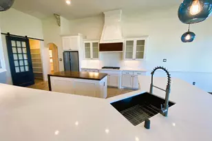 11707 W Grand Pond Dr, Montgomery, TX 77356 - Photo 5