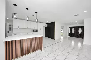 1418 San Sebastian Ln, Nassau Bay, TX 77058 - Photo 5