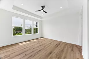 5106 Ricky St, Houston, TX 77033 - Photo 9