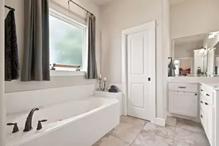100 Capetown Cir, Montgomery, TX 77356 - Photo 17