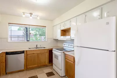 4423 Mossygate Drive, Spring, TX 77373 - Photo 5