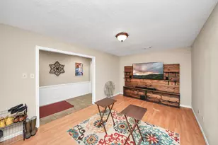 902 Old Mill Ln, Houston, TX 77073 - Photo 5