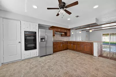 7318 Shady Grove Lane, Houston, TX 77040 - Photo 11