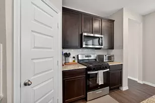 186 Lucky Mnr Ln, La Porte, TX 77571 - Photo 9