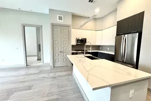 401 W 25th St, Houston, TX 77008 - Photo 3