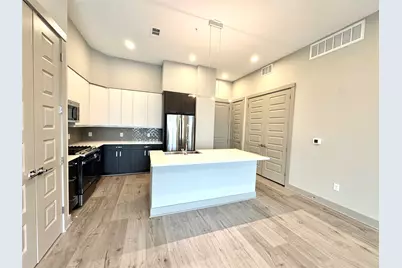 401 W 25th Street #2125, Houston, TX 77008 - Photo 13