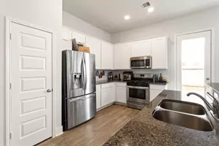 4416 Santorini Ln, Houston, TX 77045 - Photo 11